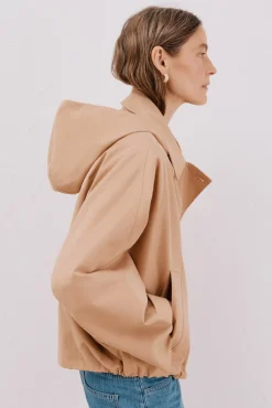 Gabardina corta