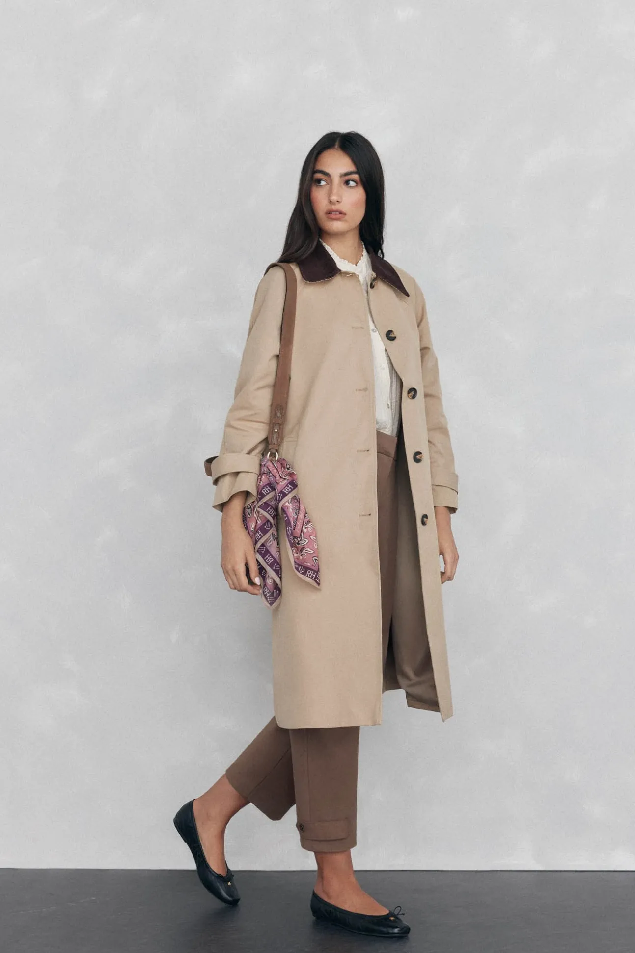 Gabardina larga cuello pana