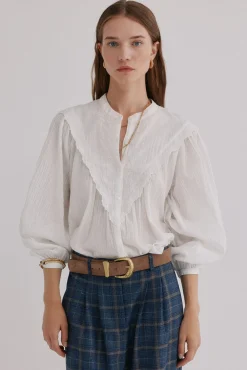 Gael. Blusa bordada