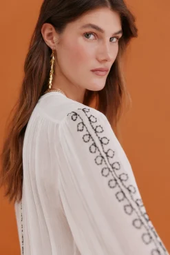 Gracia. Blusa bordada