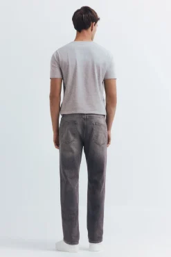 Jeans gris lavado regular fit