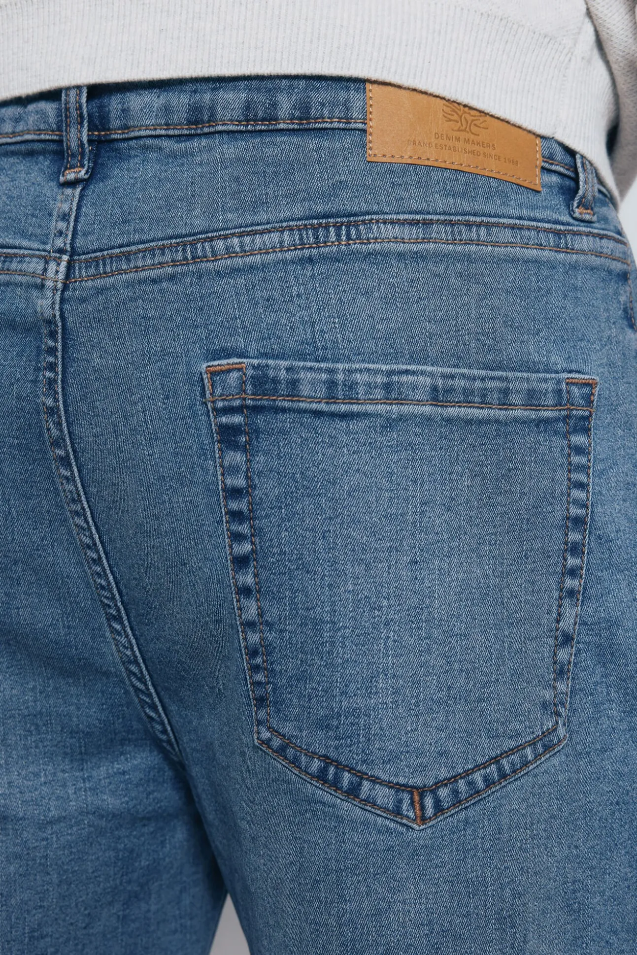Jeans sobretintados slim fit