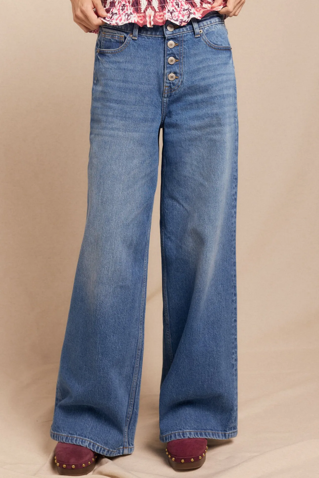 Jeans wide buttons