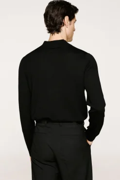 Jersey cuello mock 100% lana merino.