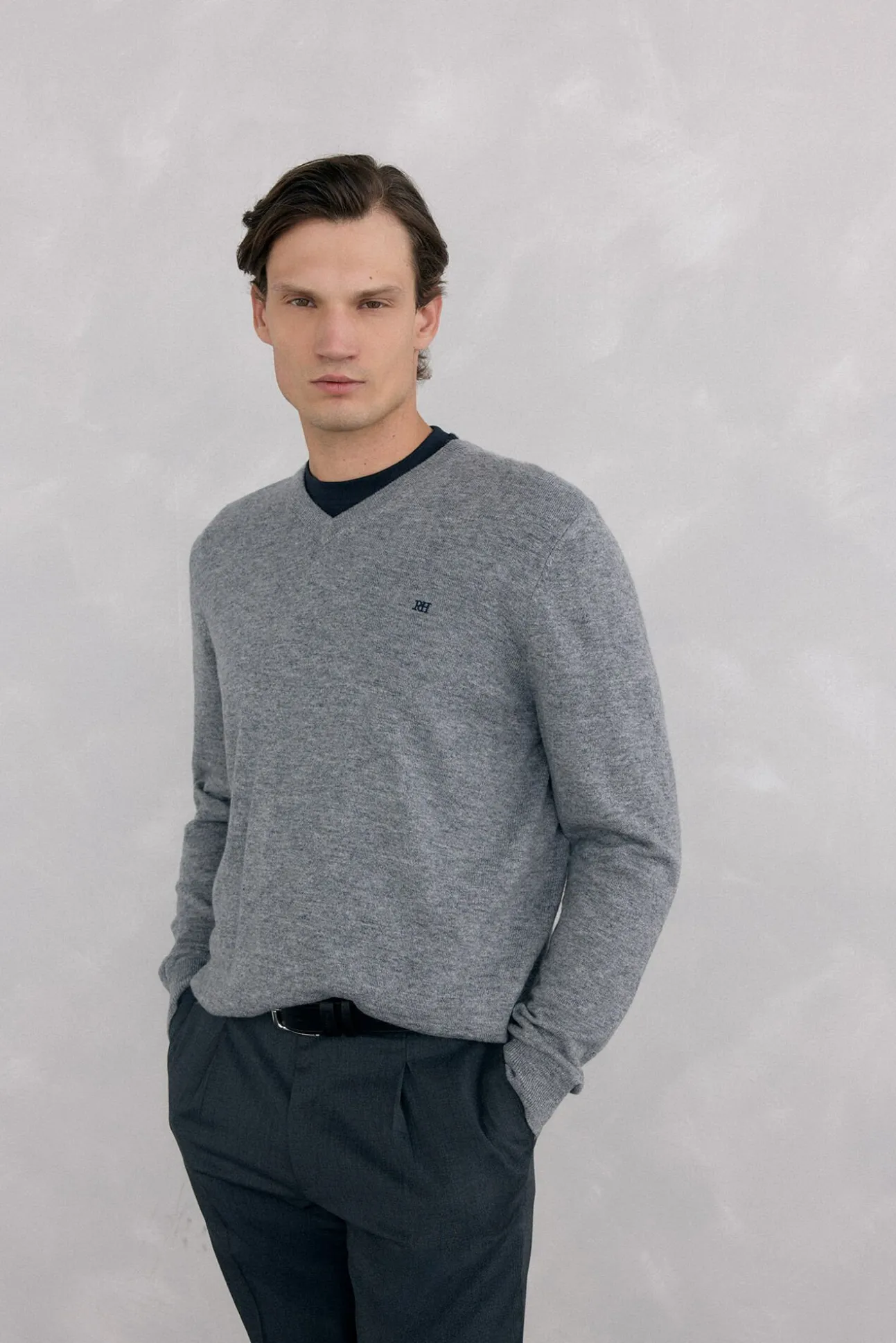 Jersey cuello pico lana merino y cashmere