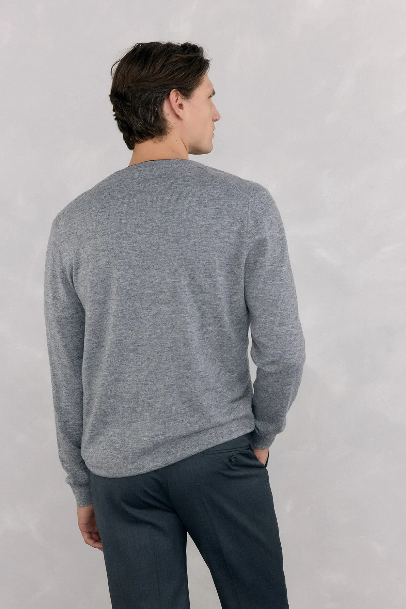 Jersey cuello pico lana merino y cashmere