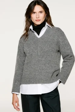 Jersey lana cuello pico.