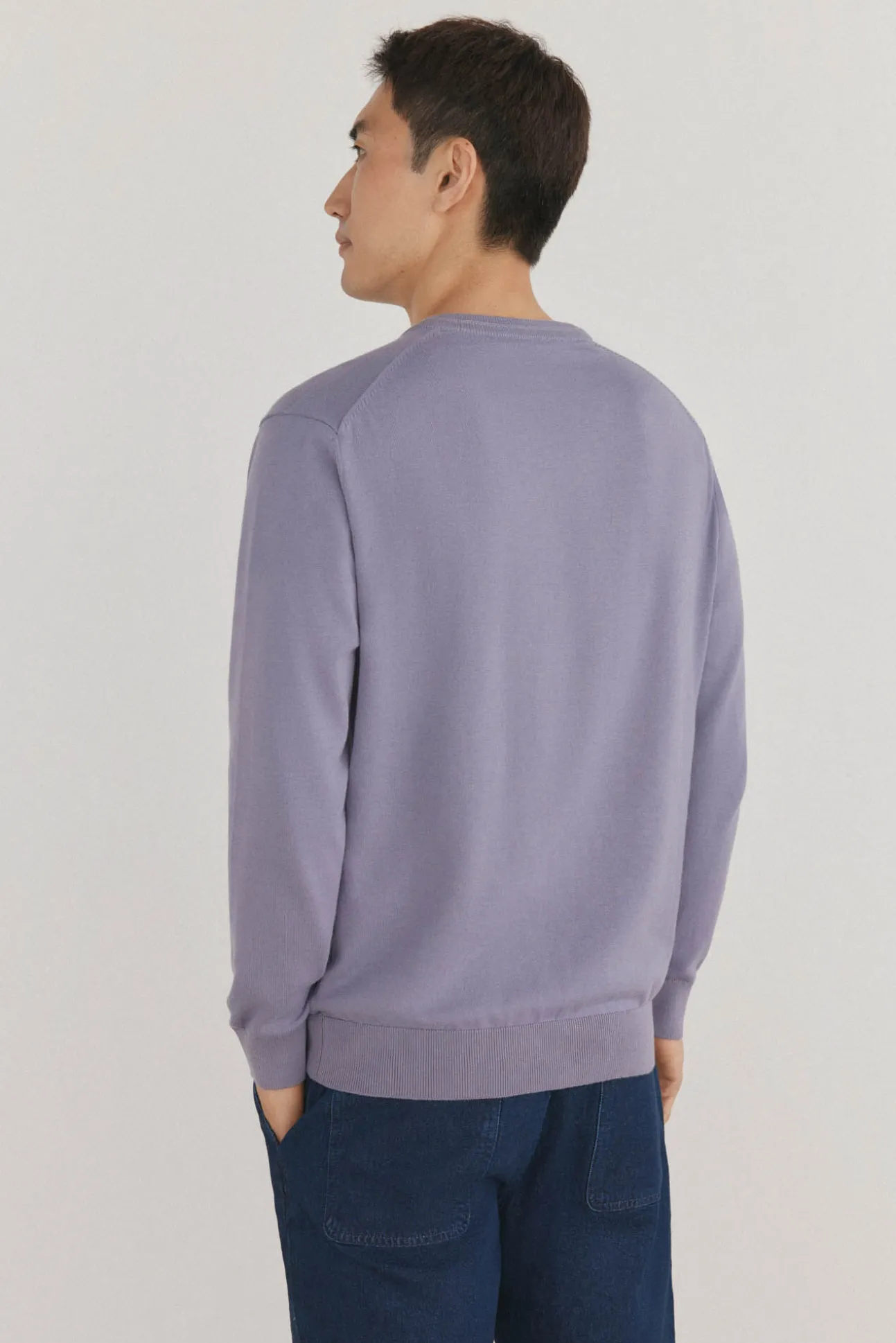 Jersey punto fino algodón premium cuello pico