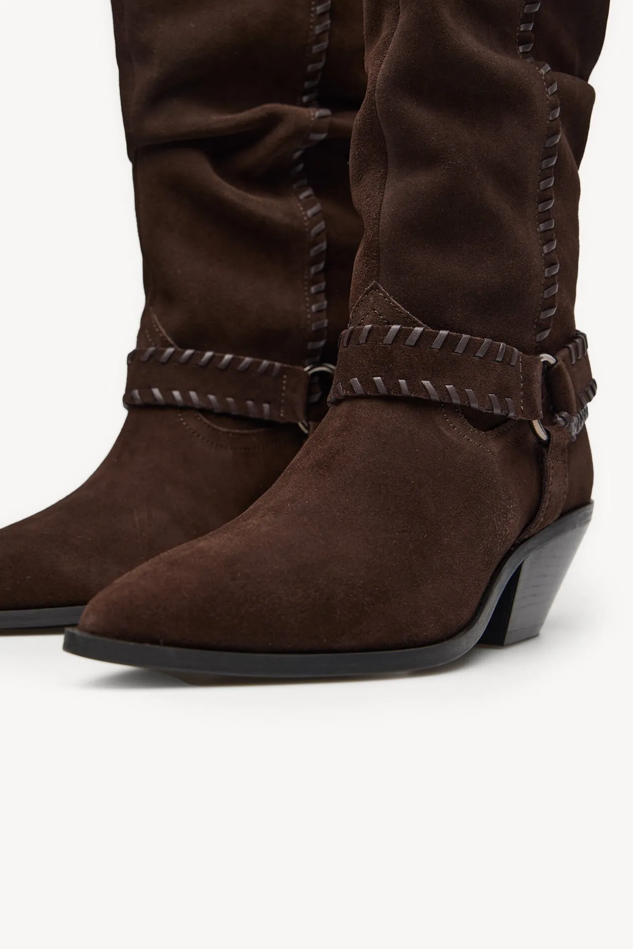Maialen. Botas de serraje