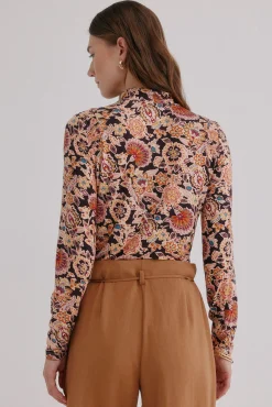 Mara. Camiseta estampada