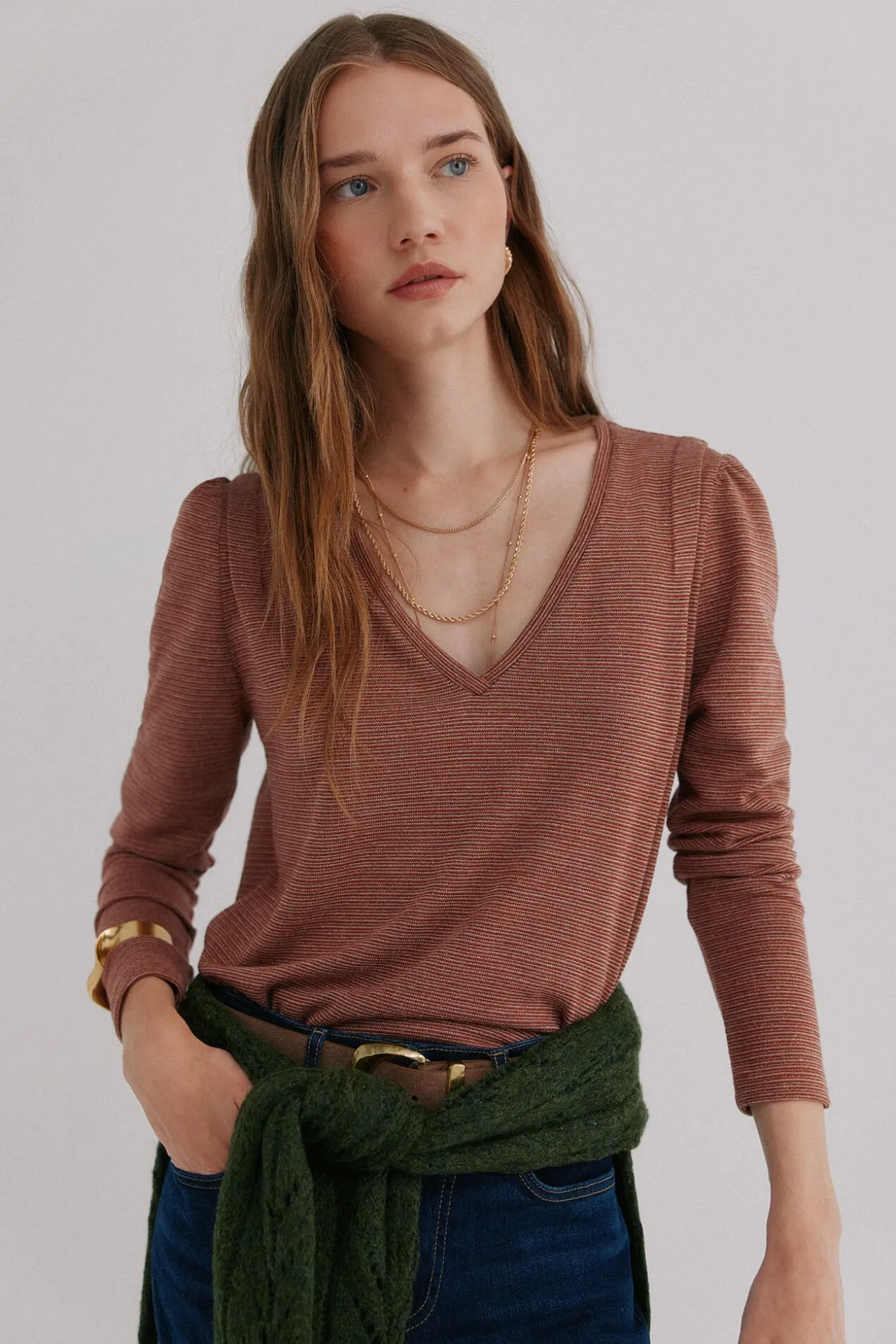 Micaela. Camiseta con solapa