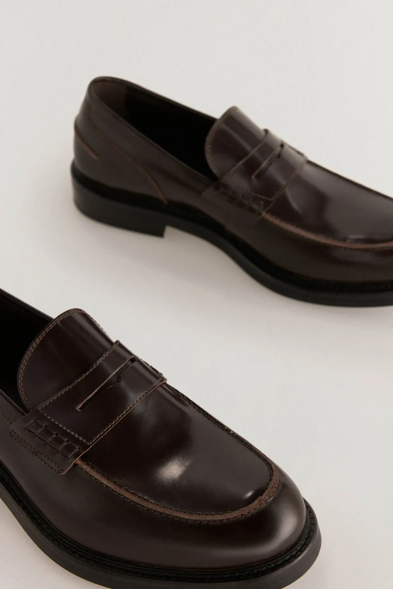 Mocasín vestir piel