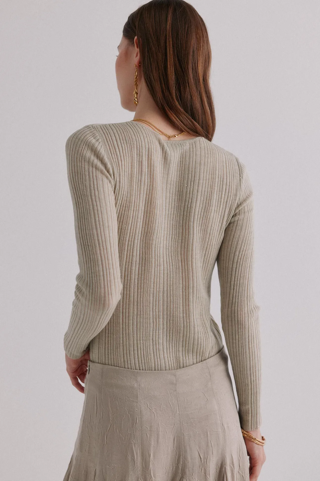 Nabila. Top con detalle de nudo
