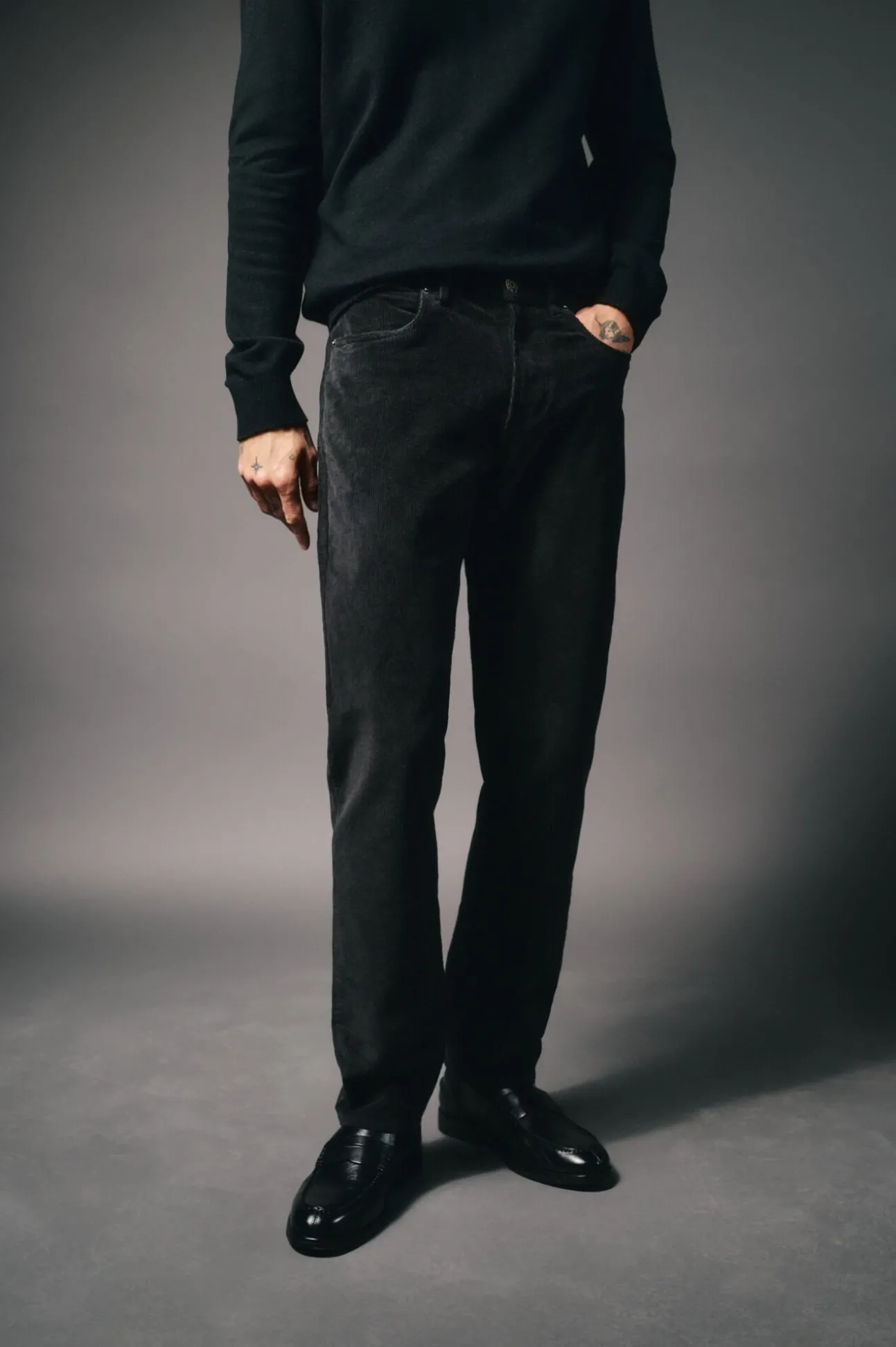 Pantalón 5 bolsillos slim fit pana