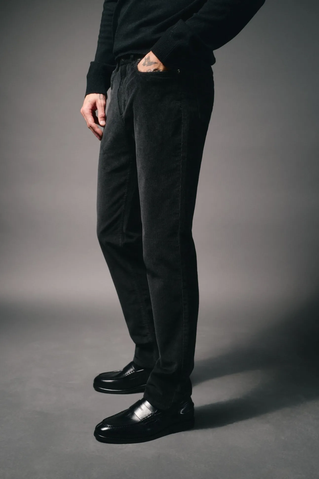 Pantalón 5 bolsillos slim fit pana