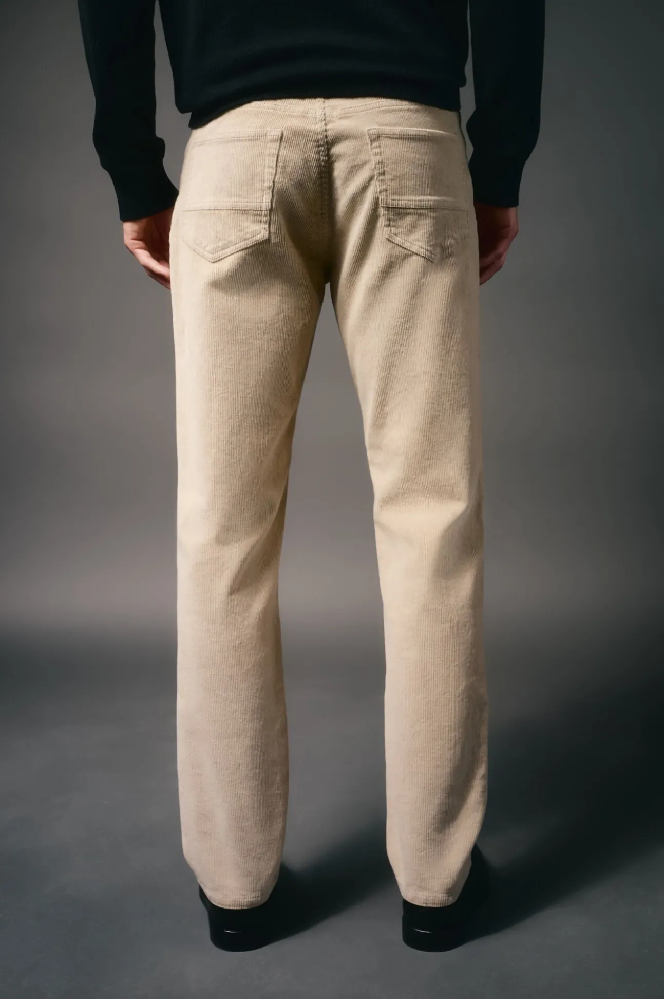 Pantalón 5 bolsillos slim fit pana