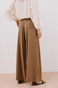 Pantalón ancho cortes
