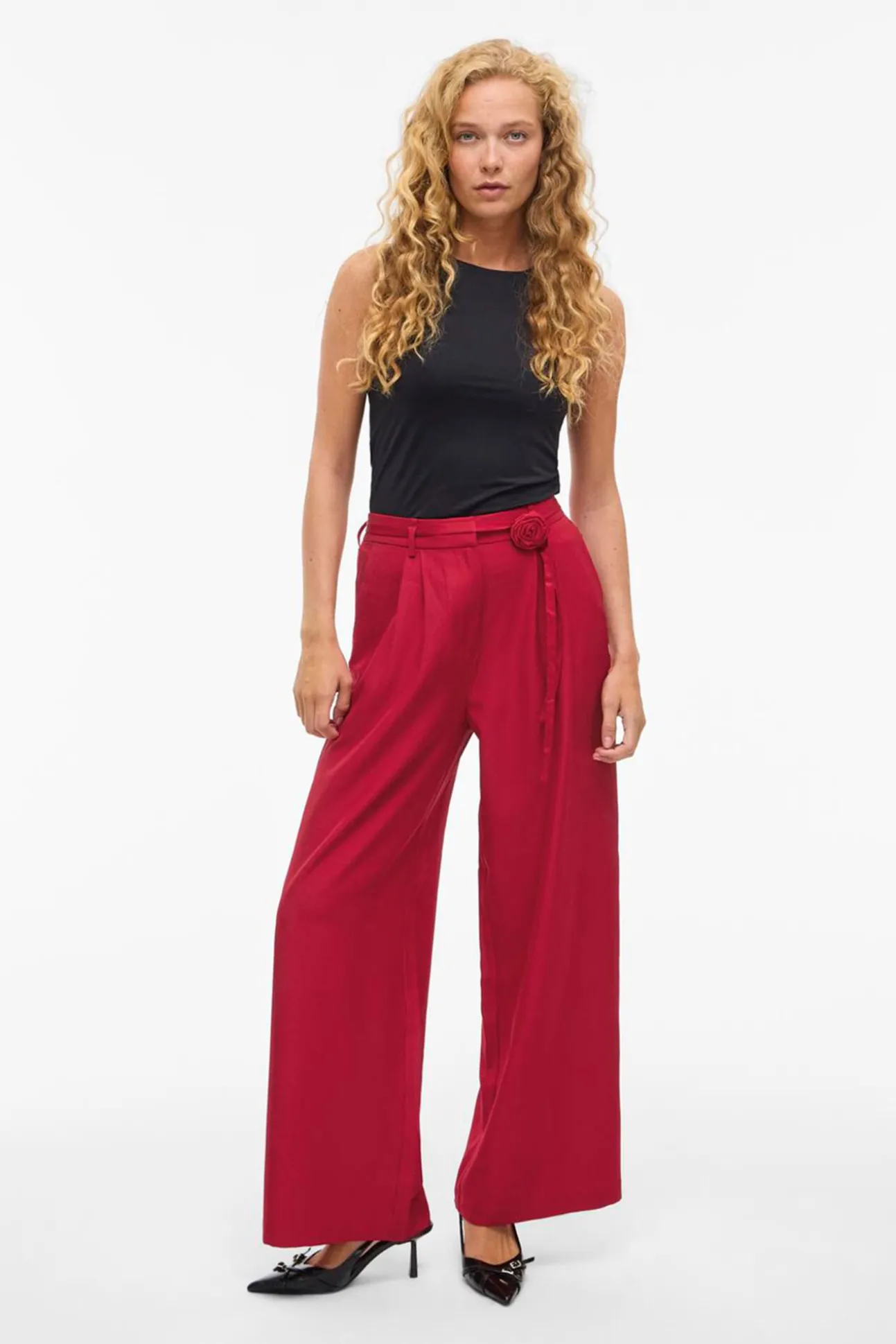 Pantalón ancho de vestir con cinturón flor