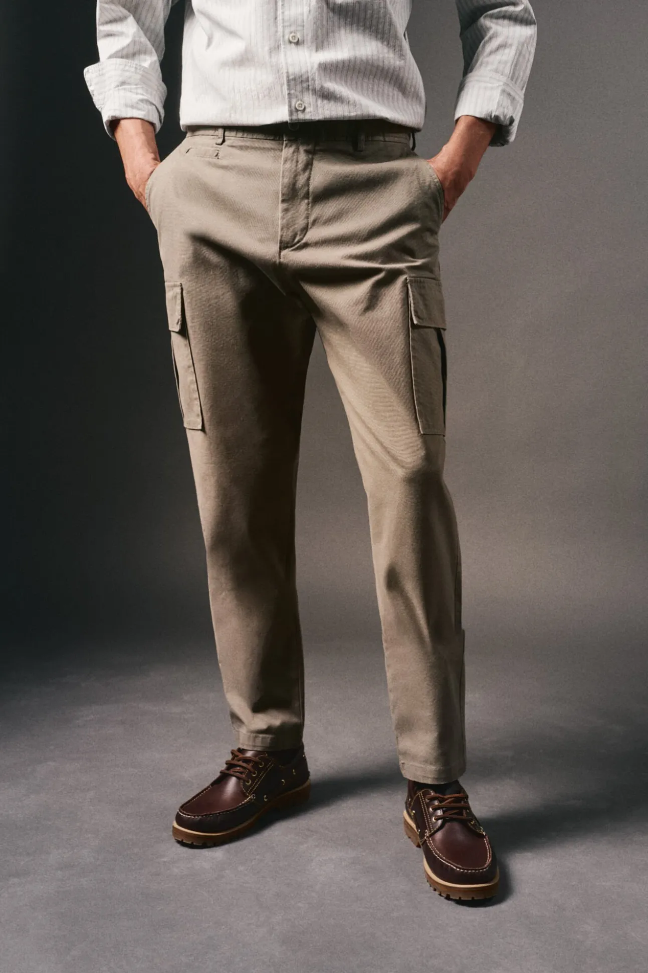Pantalón cargo slim fit