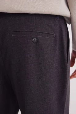 Pantalón chino jogger estructura