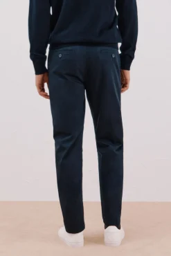 Pantalón chino ligero regular fit