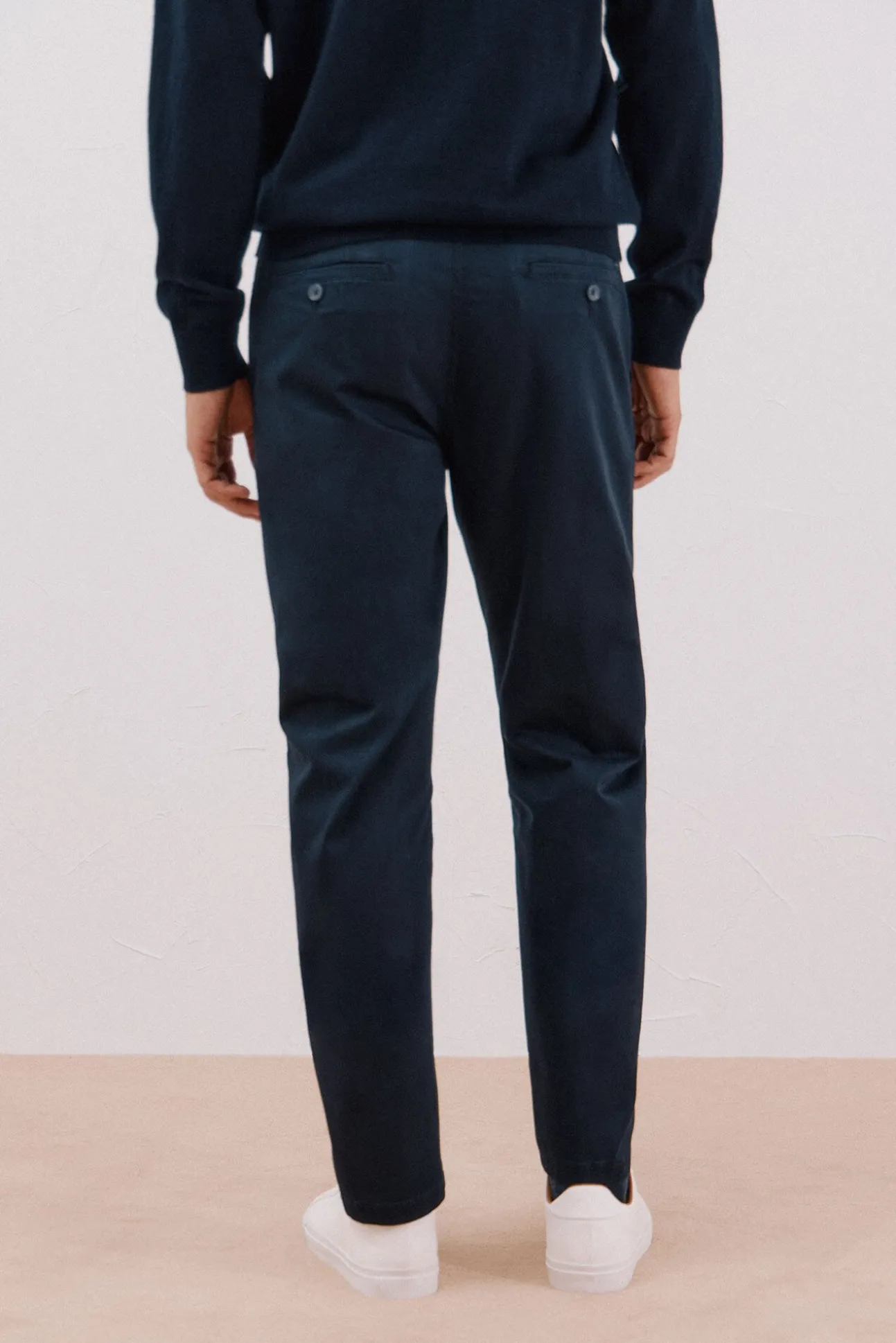 Pantalón chino ligero regular fit