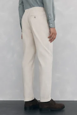 Pantalón chino pana ligera slim fit