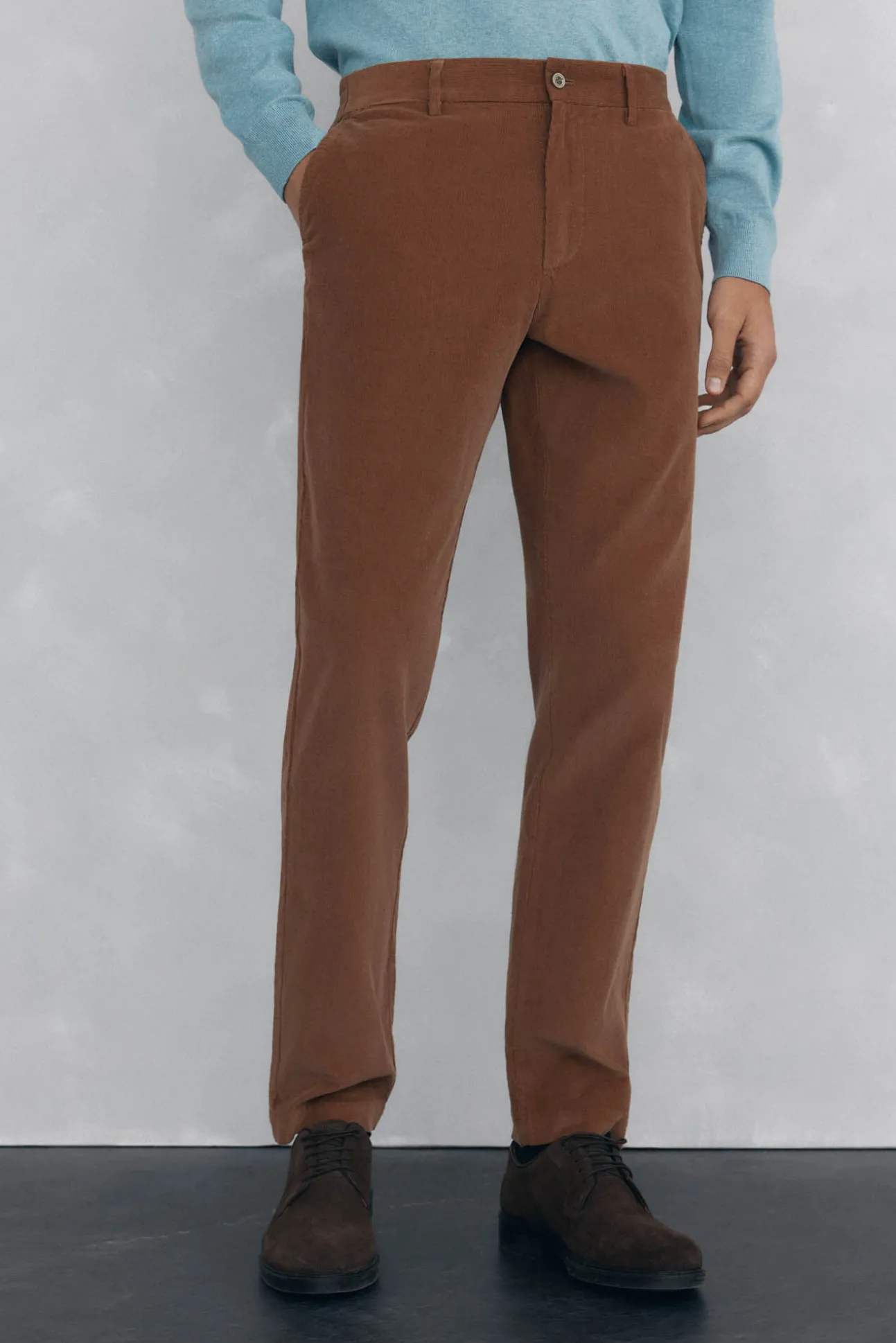 Pantalón chino pana ligera slim fit