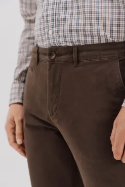 Pantalón chino slim fit