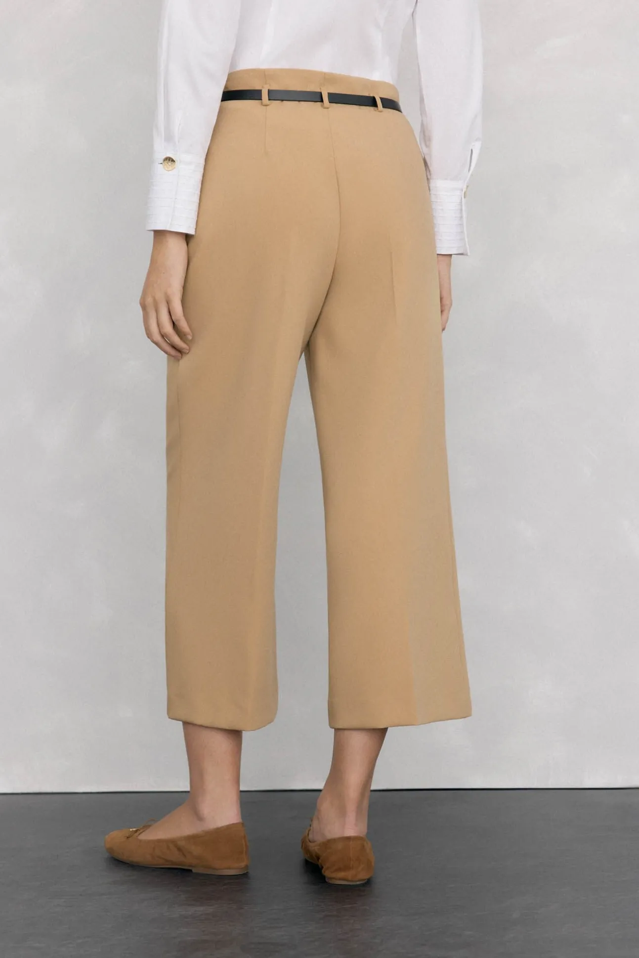 Pantalón culotte con cinturón