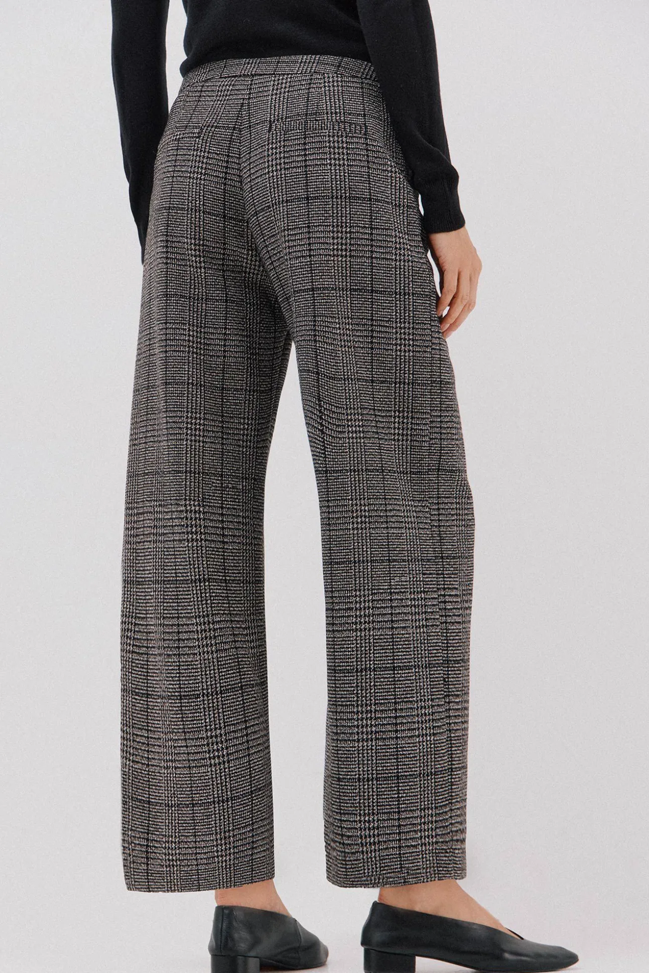 Pantalón de mujer crop y ancho