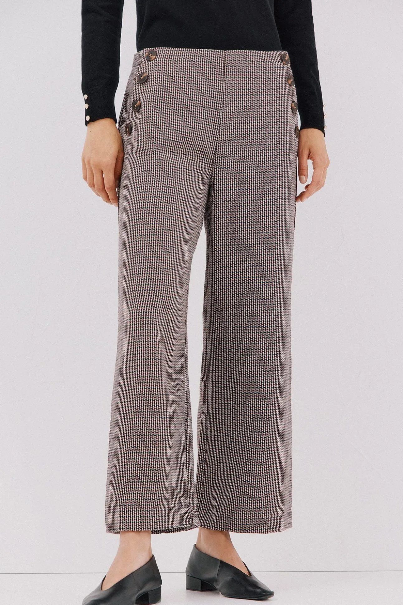 Pantalón de mujer crop y ancho