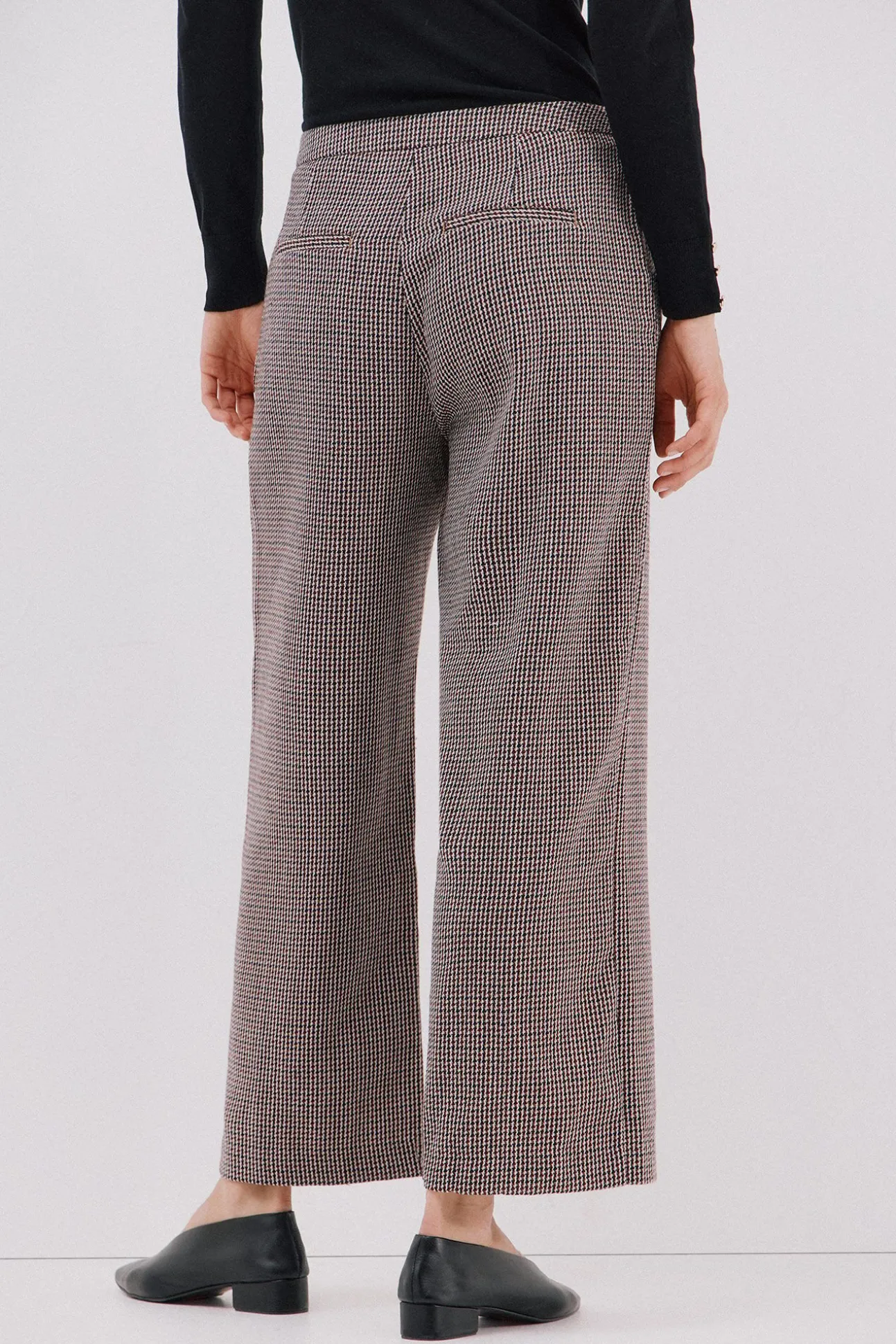 Pantalón de mujer crop y ancho