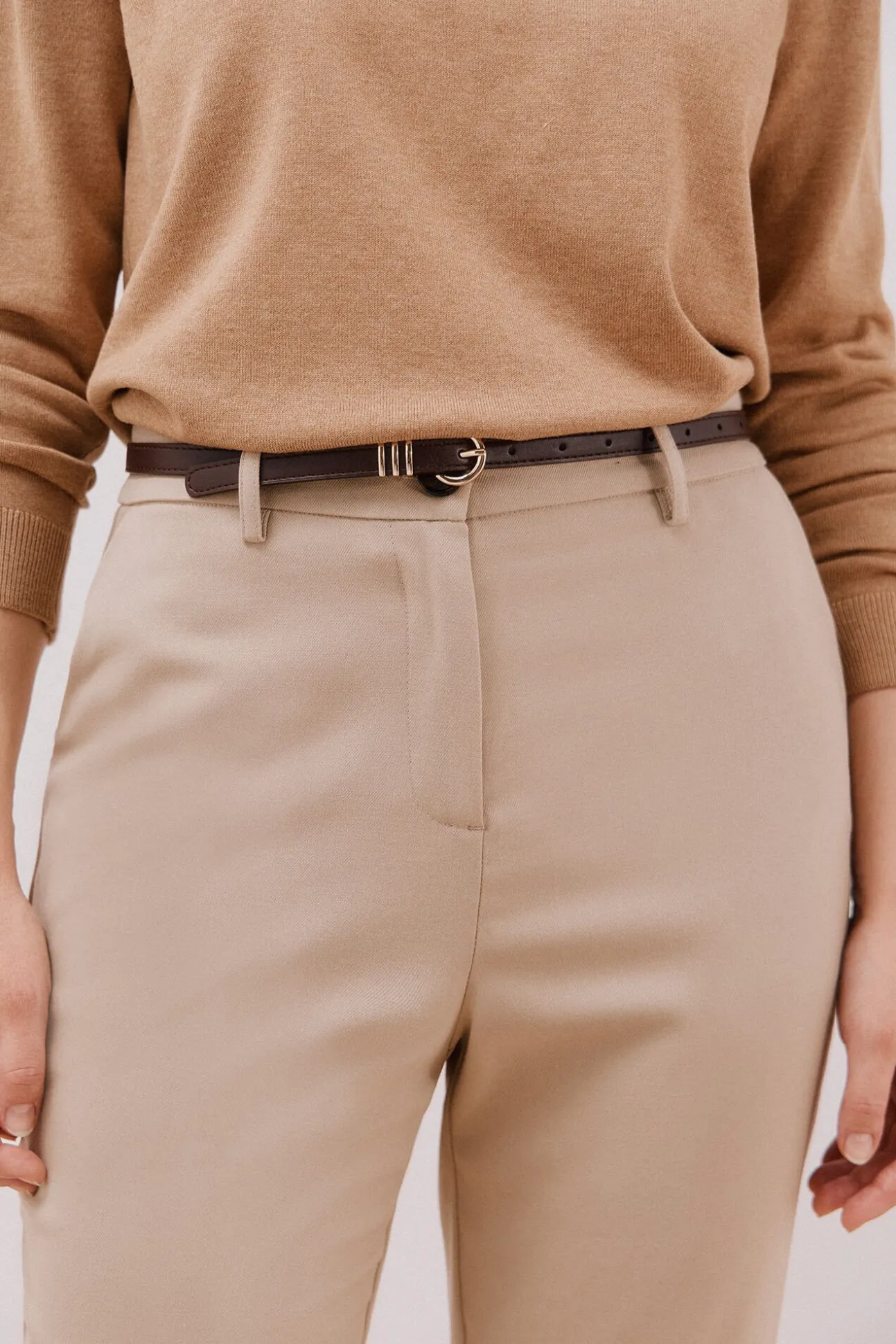 Pantalón de vestir con cinturón