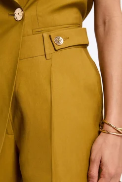 Pantalón estrecho en pernera