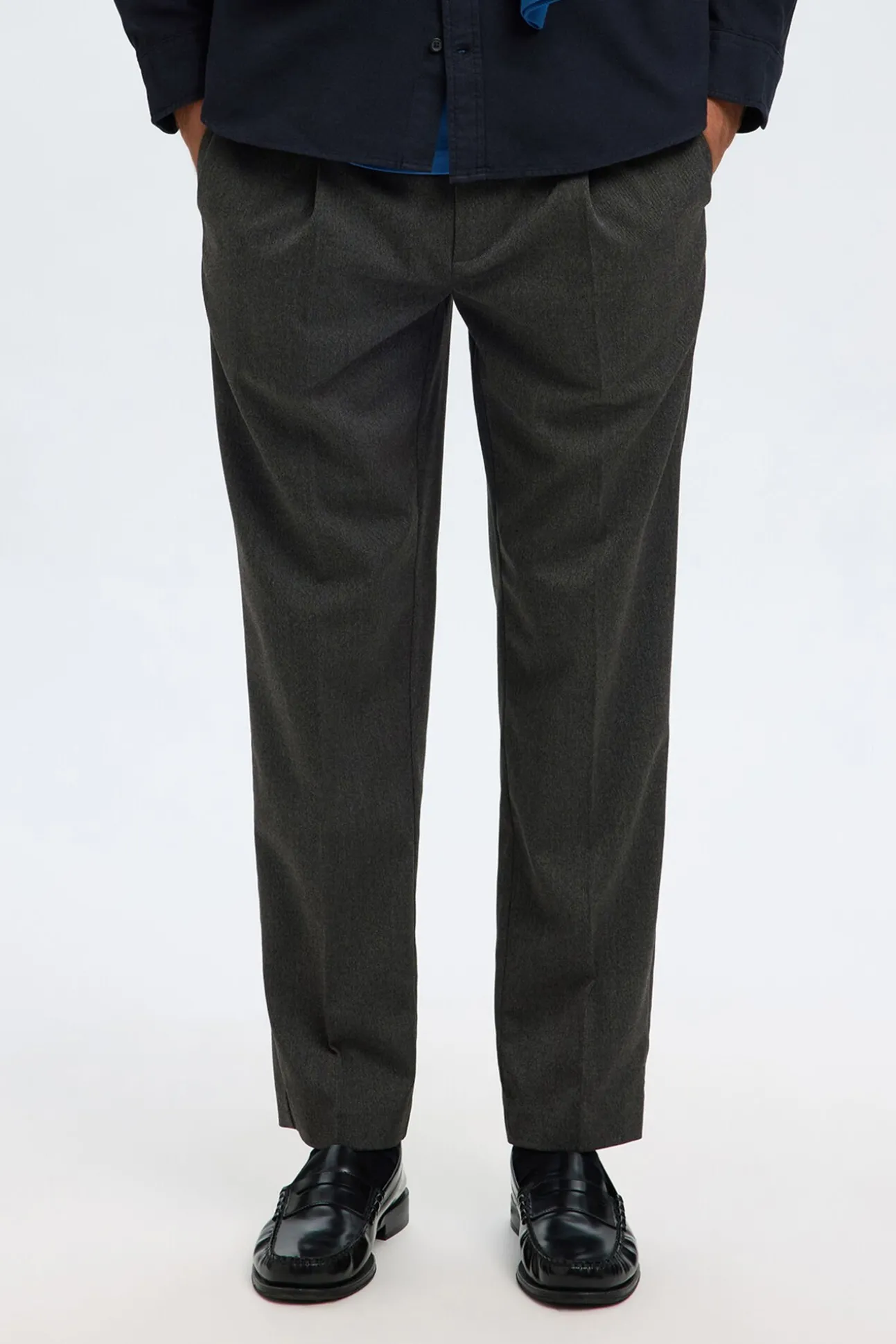 Pantalón informal con pinza