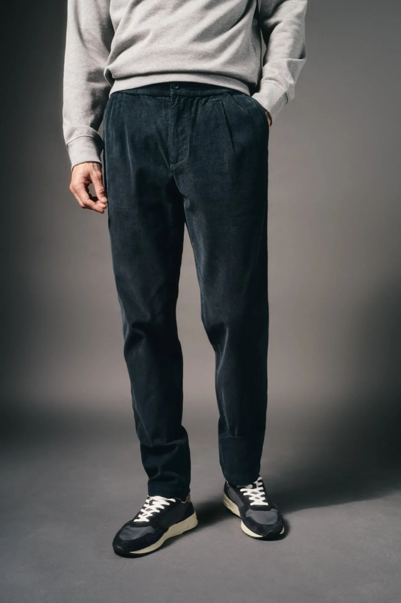 Pantalón pana con gomas