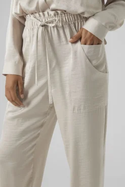 Pantalón pitillo efecto satinado