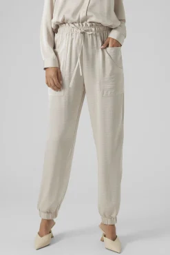 Pantalón pitillo efecto satinado