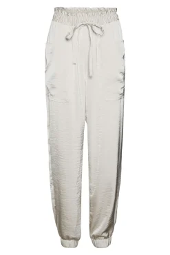 Pantalón pitillo efecto satinado