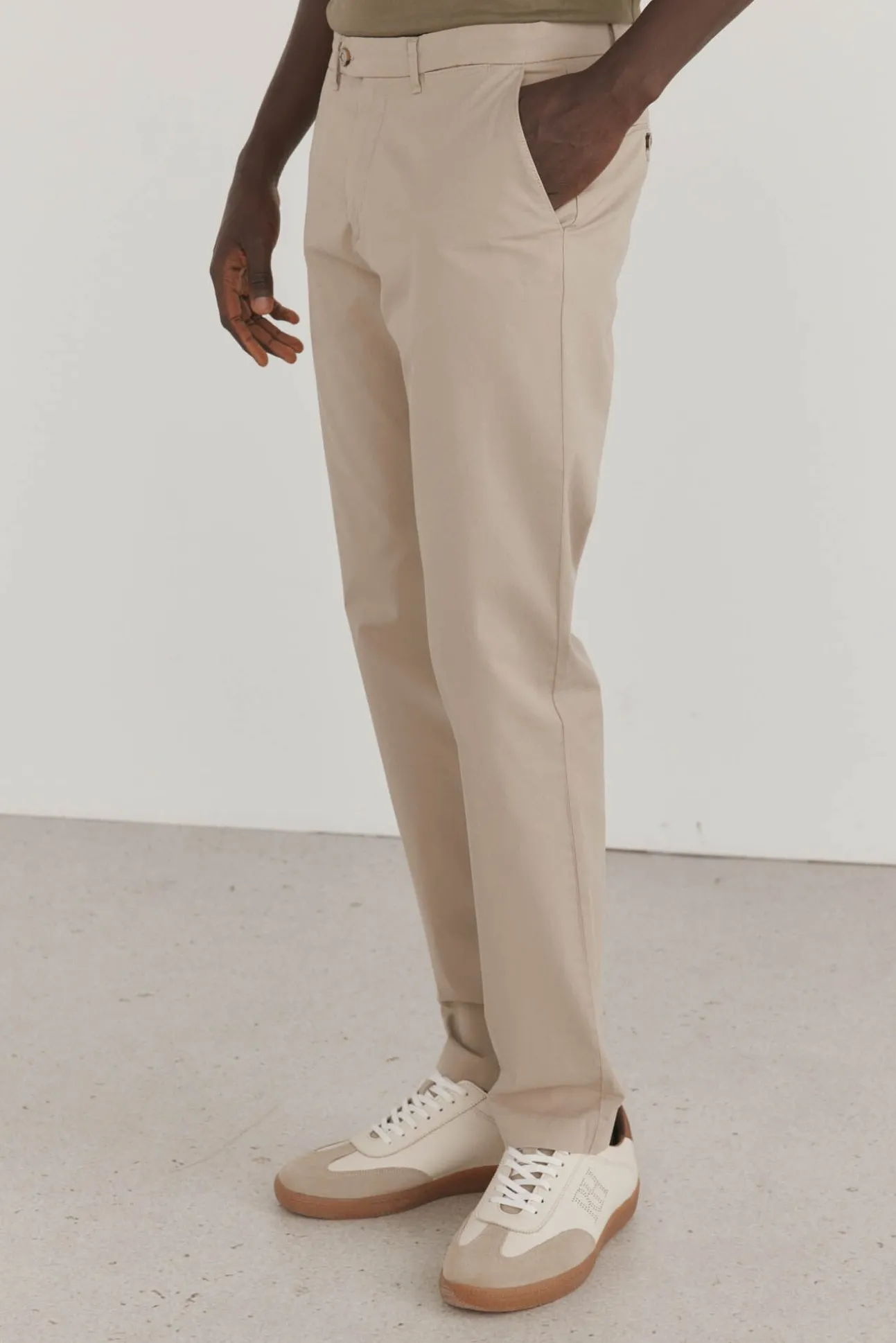 Pantalón premium chino ligero slim fit