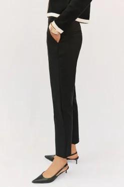 Pantalón recto con goma en la espalda