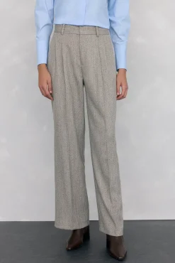 Pantalón recto textura espiga