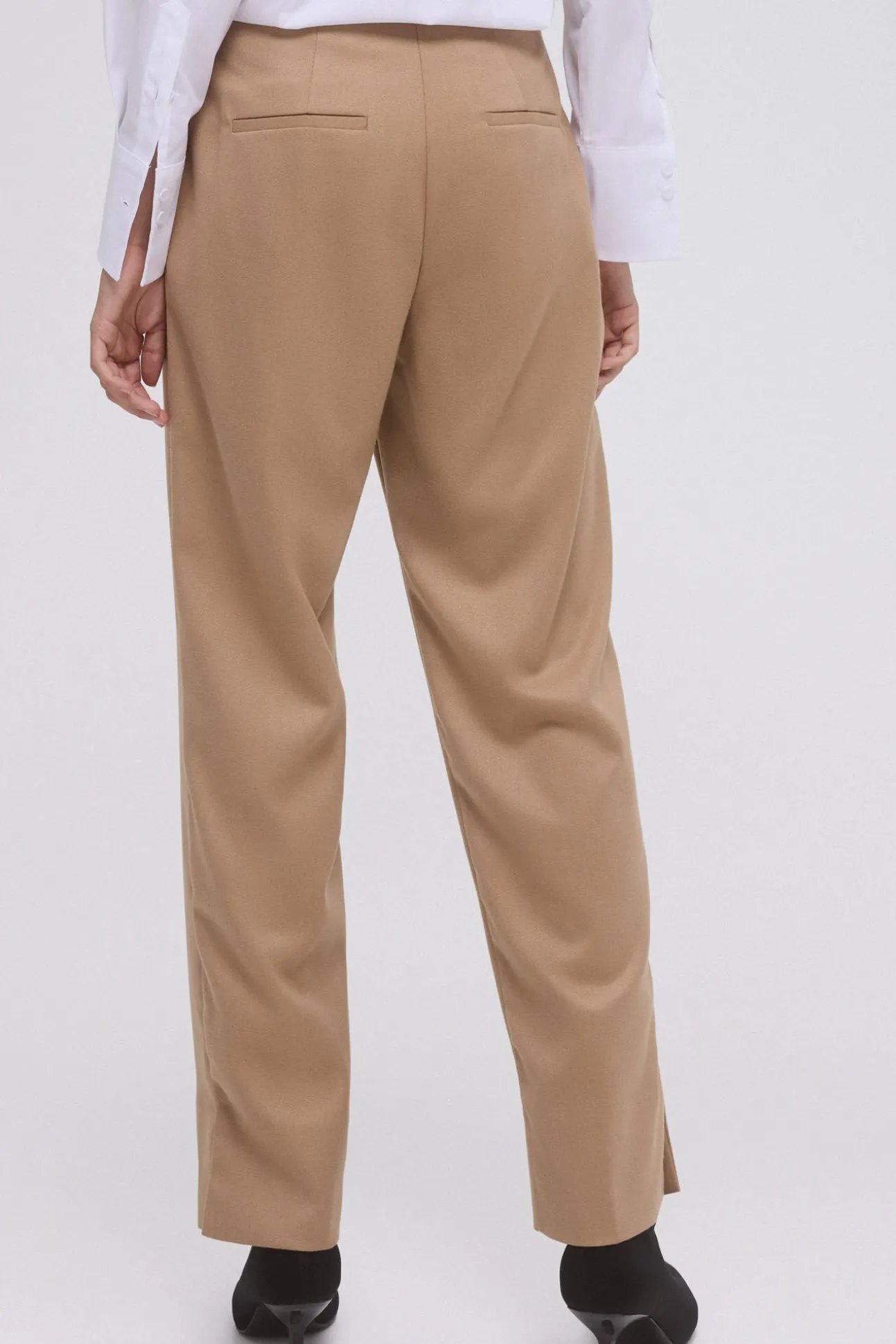Pantalón recto trabilla