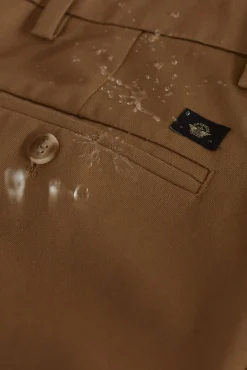Pantalón slim fit