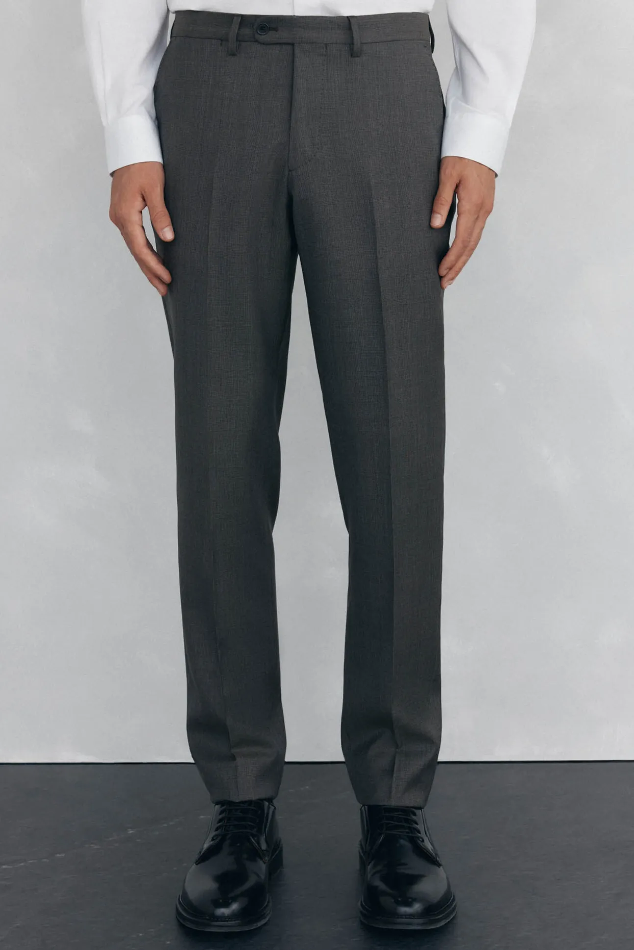 Pantalón tostado slim fit