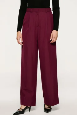 Pantalón traje pinzas.
