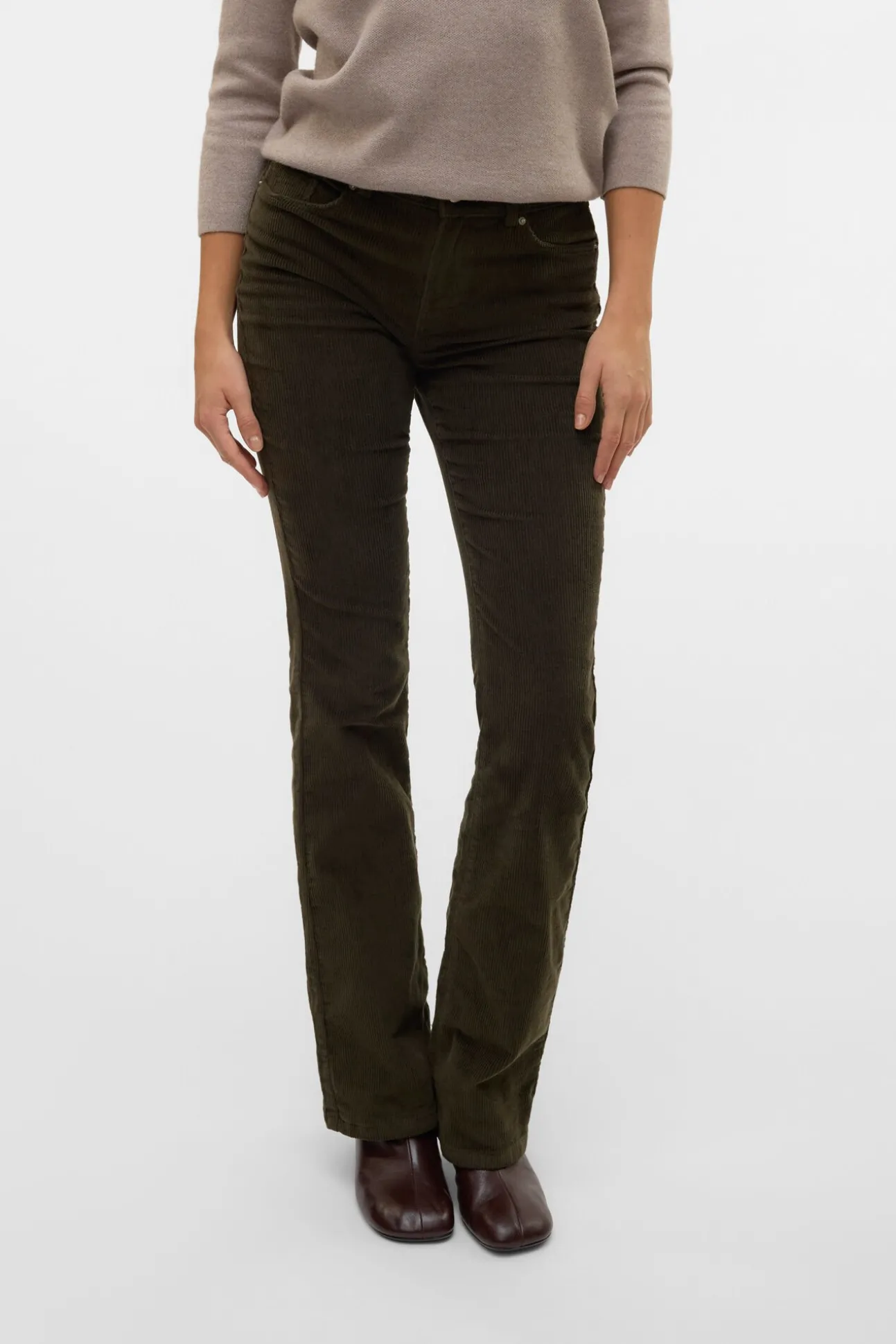 Pantalón vaquero acampanado