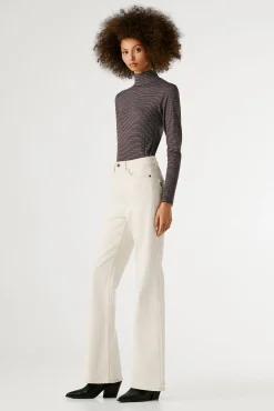 Pantalón vaquero acampanado tiro alto