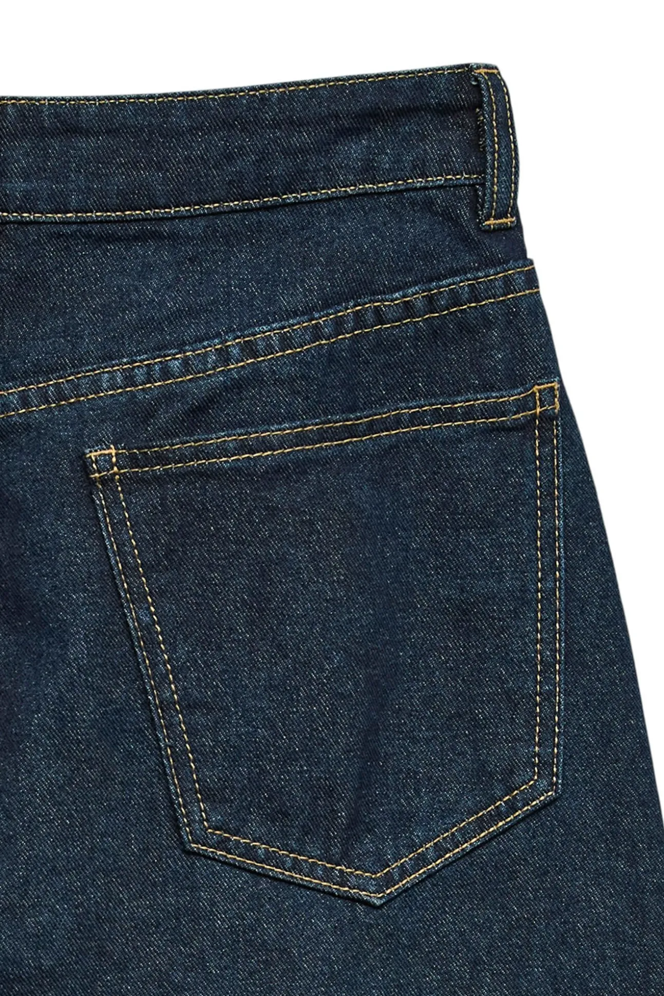 Pantalón vaquero detalle cadena